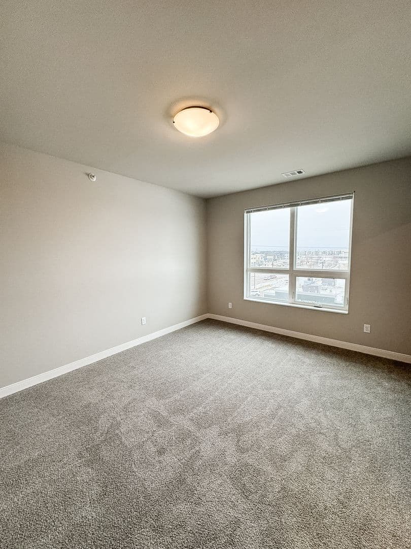 Fargo Apartment: 4400/ 4420 Calico Dr S