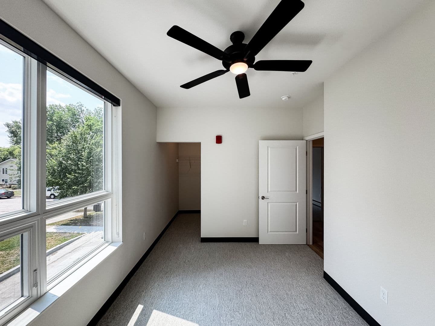 Fargo Apartment: 1758 12th Ave N