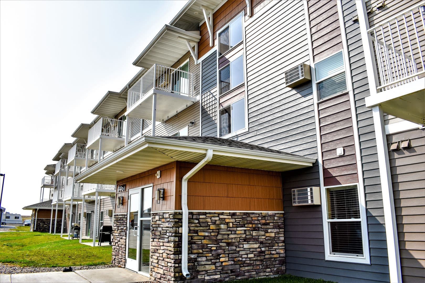 Dickinson Apartment: 4461 12th St W
