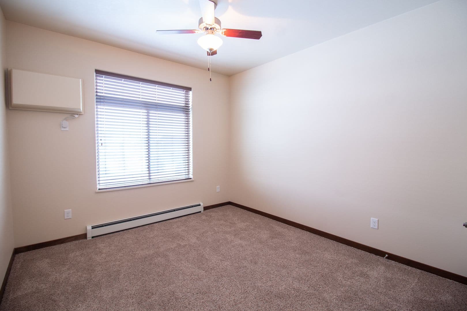 Fargo Apartment: 4400/ 4420 Calico Dr S