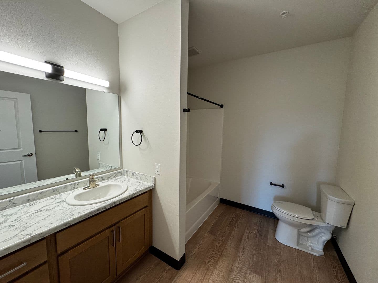 Fargo Apartment: 1758 12th Ave N