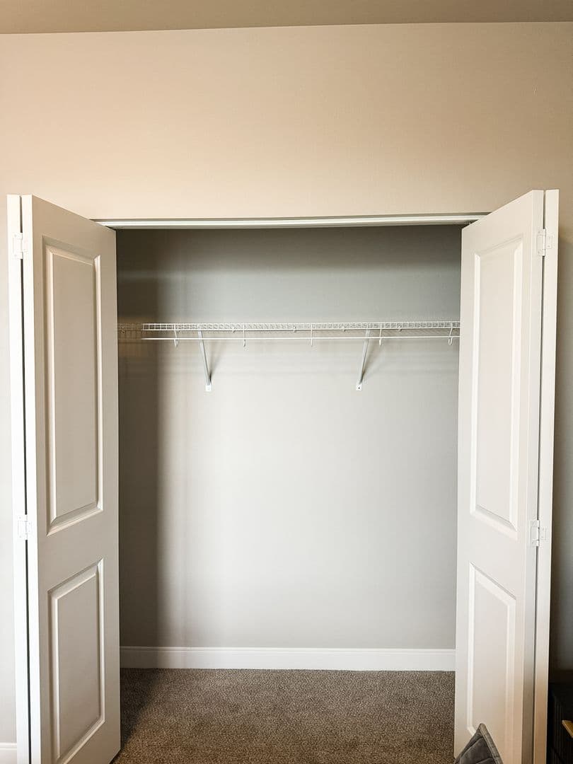 Fargo Apartment: 4400/ 4420 Calico Dr S