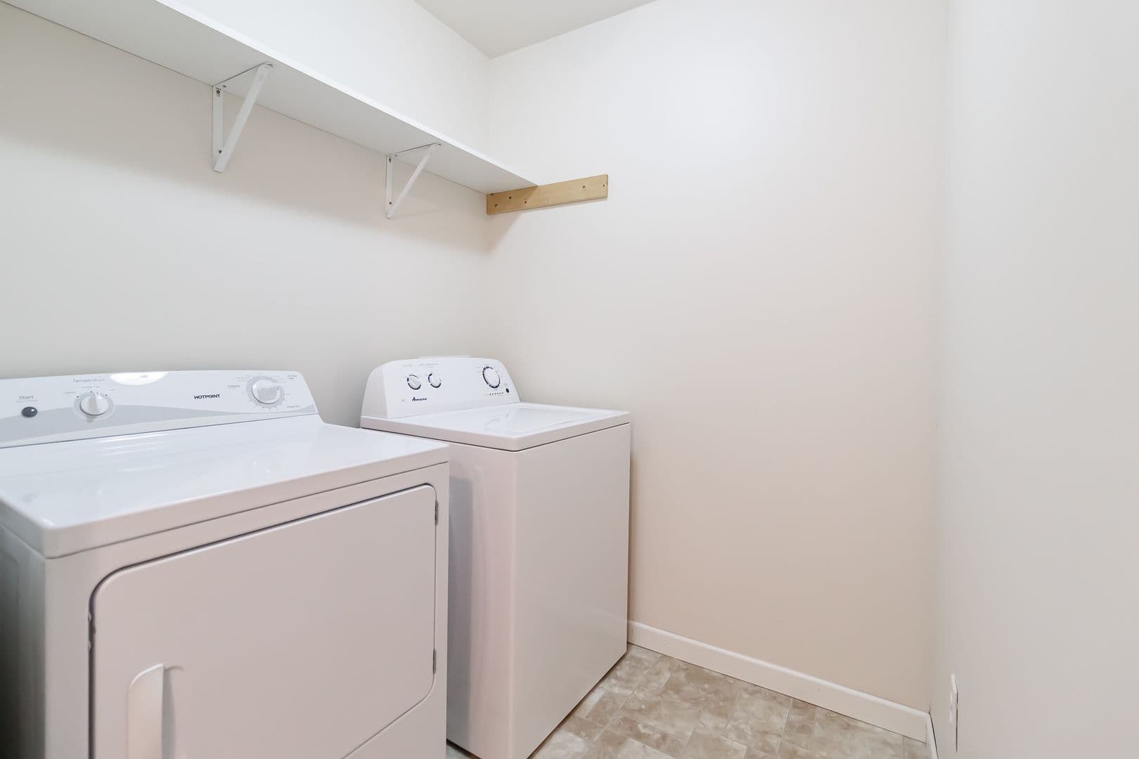 Fargo Apartment: 1017 & 1021 16th ST N/ 1120 & 1122 17th St N