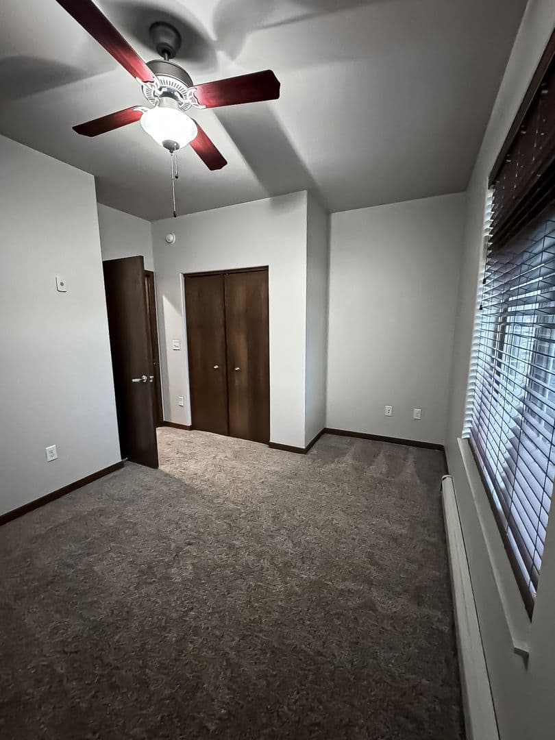 Fargo Apartment: 4400/ 4420 Calico Dr S