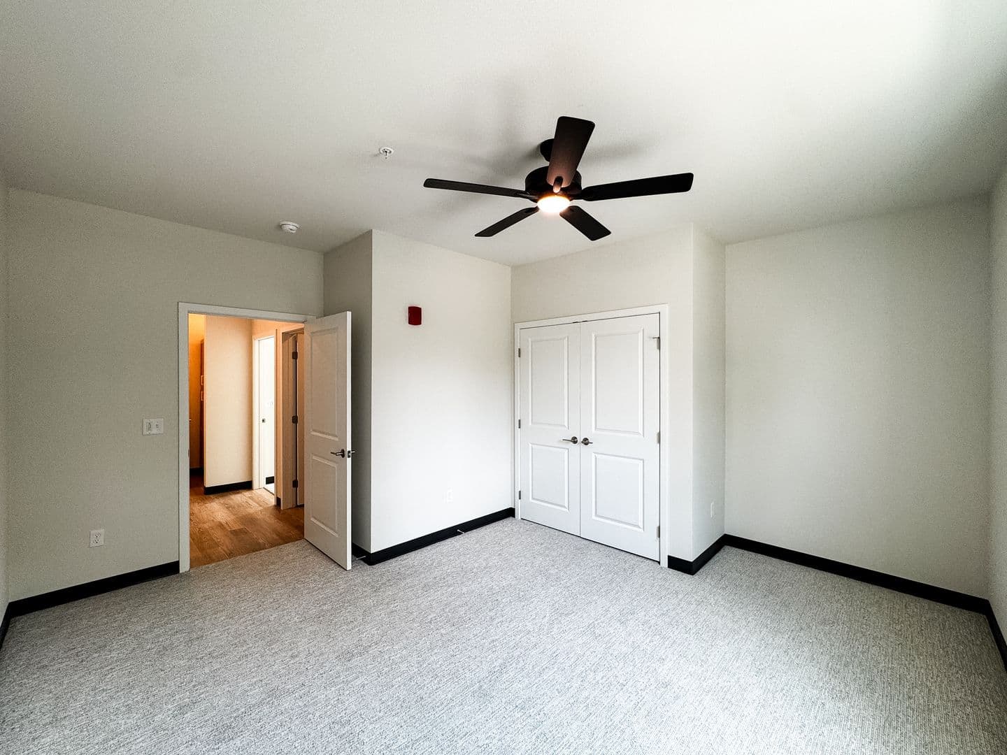 Fargo Apartment: 1758 12th Ave N