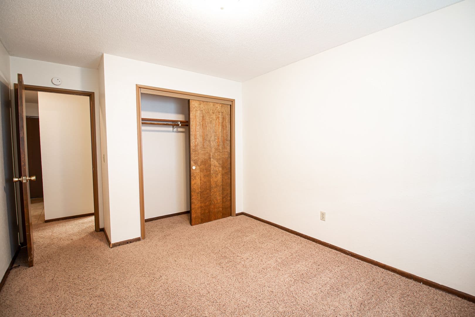 Fargo Apartment: 1120 16th St N
