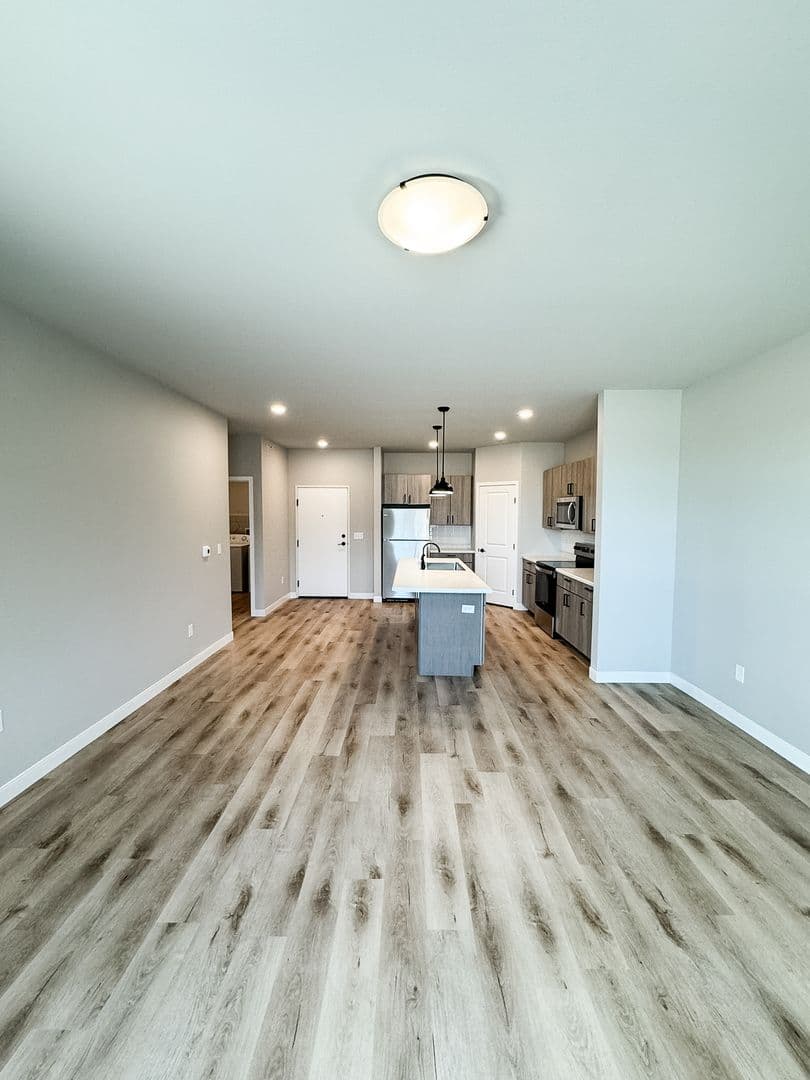Fargo Apartment: 4400/ 4420 Calico Dr S