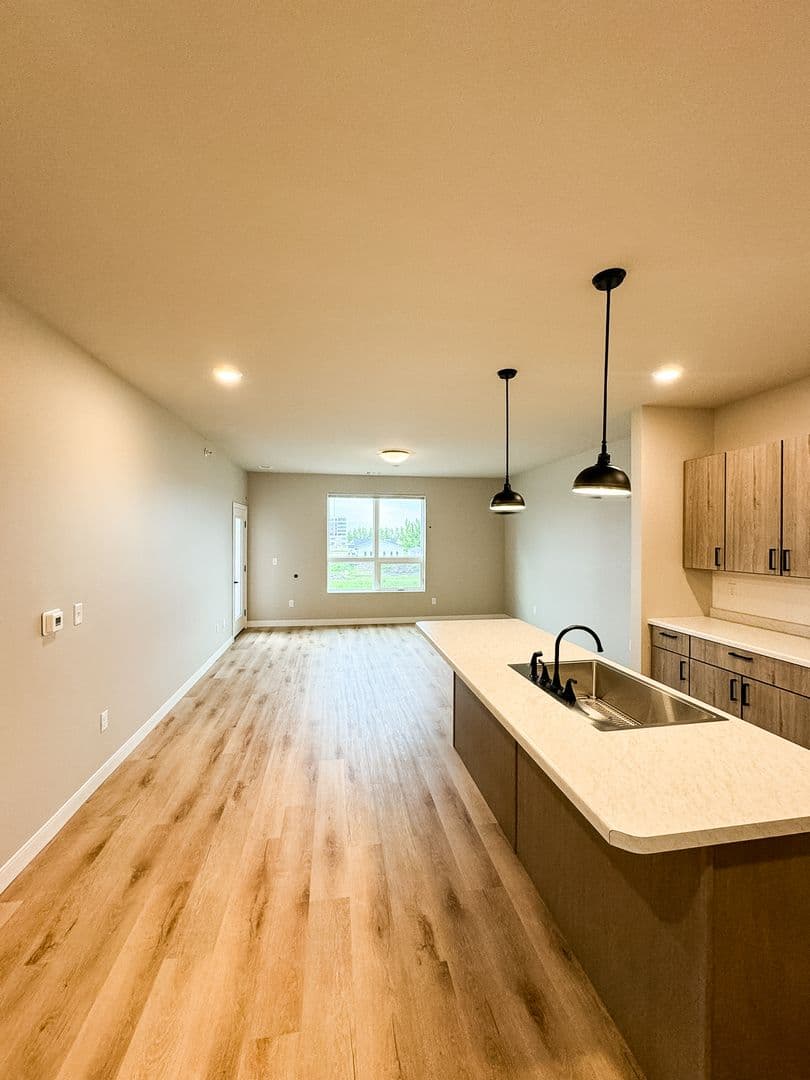 Fargo Apartment: 4400/ 4420 Calico Dr S