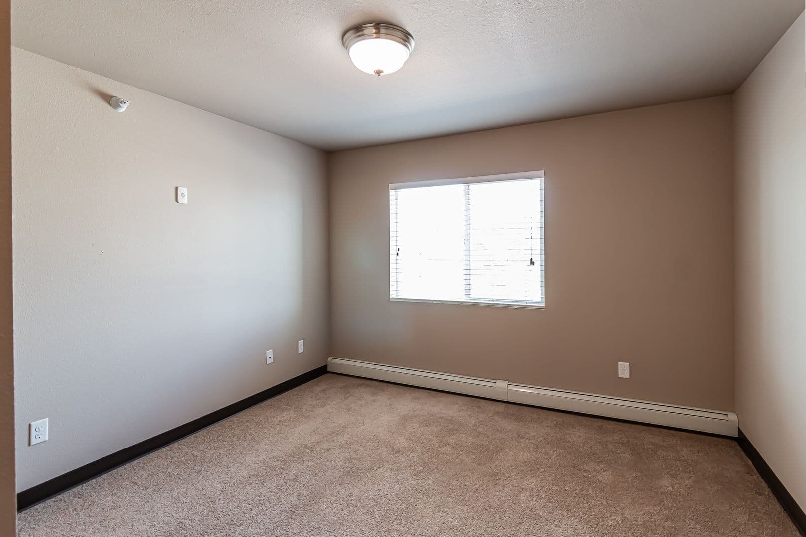 Dickinson Apartment: 1465 Roughrider Blvd