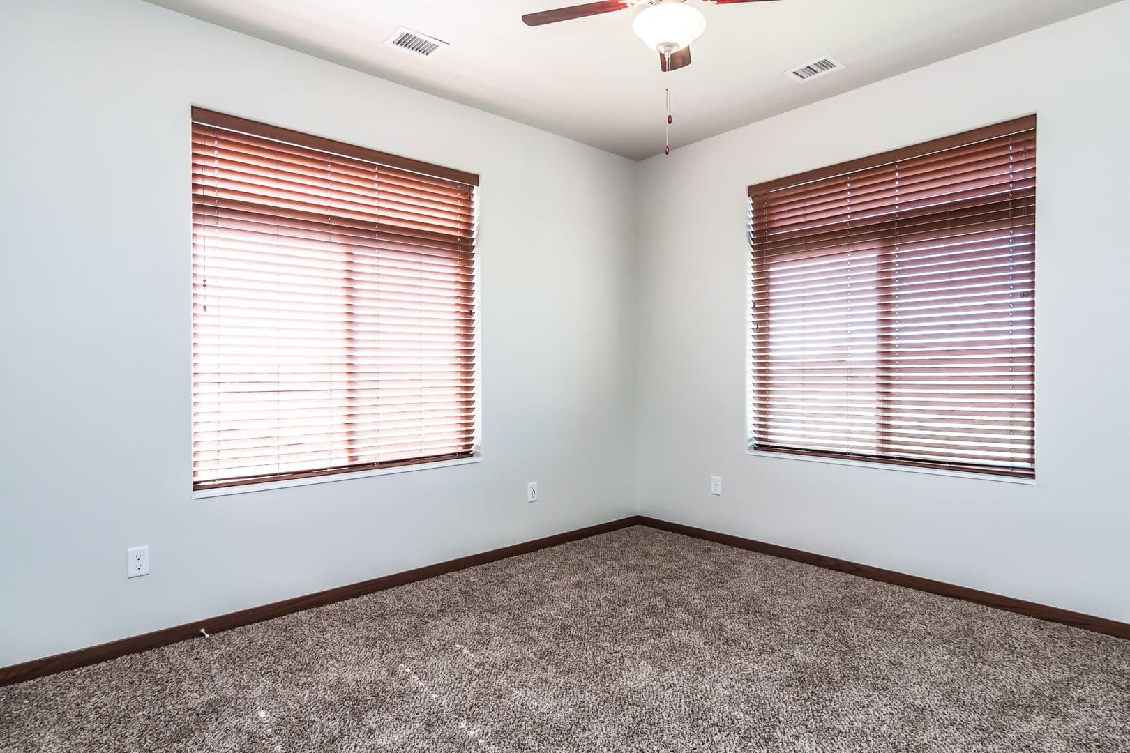 Fargo Apartment: 4400/ 4420 Calico Dr S