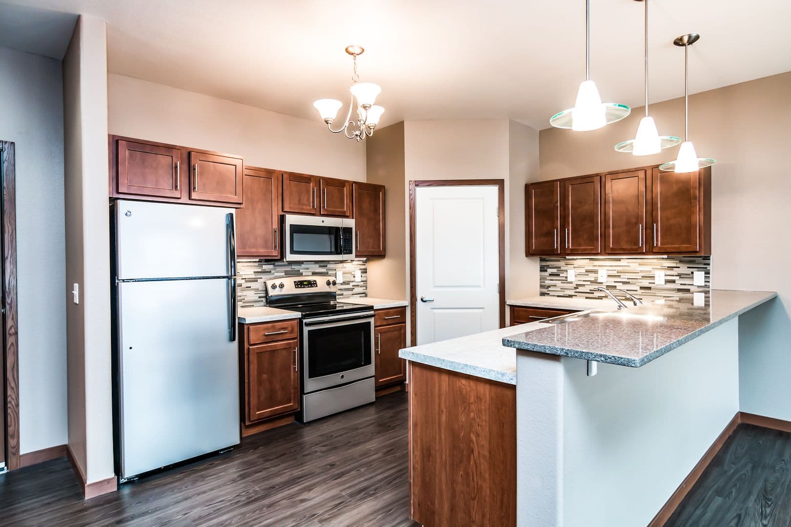 Fargo Apartment: 4400/ 4420 Calico Dr S
