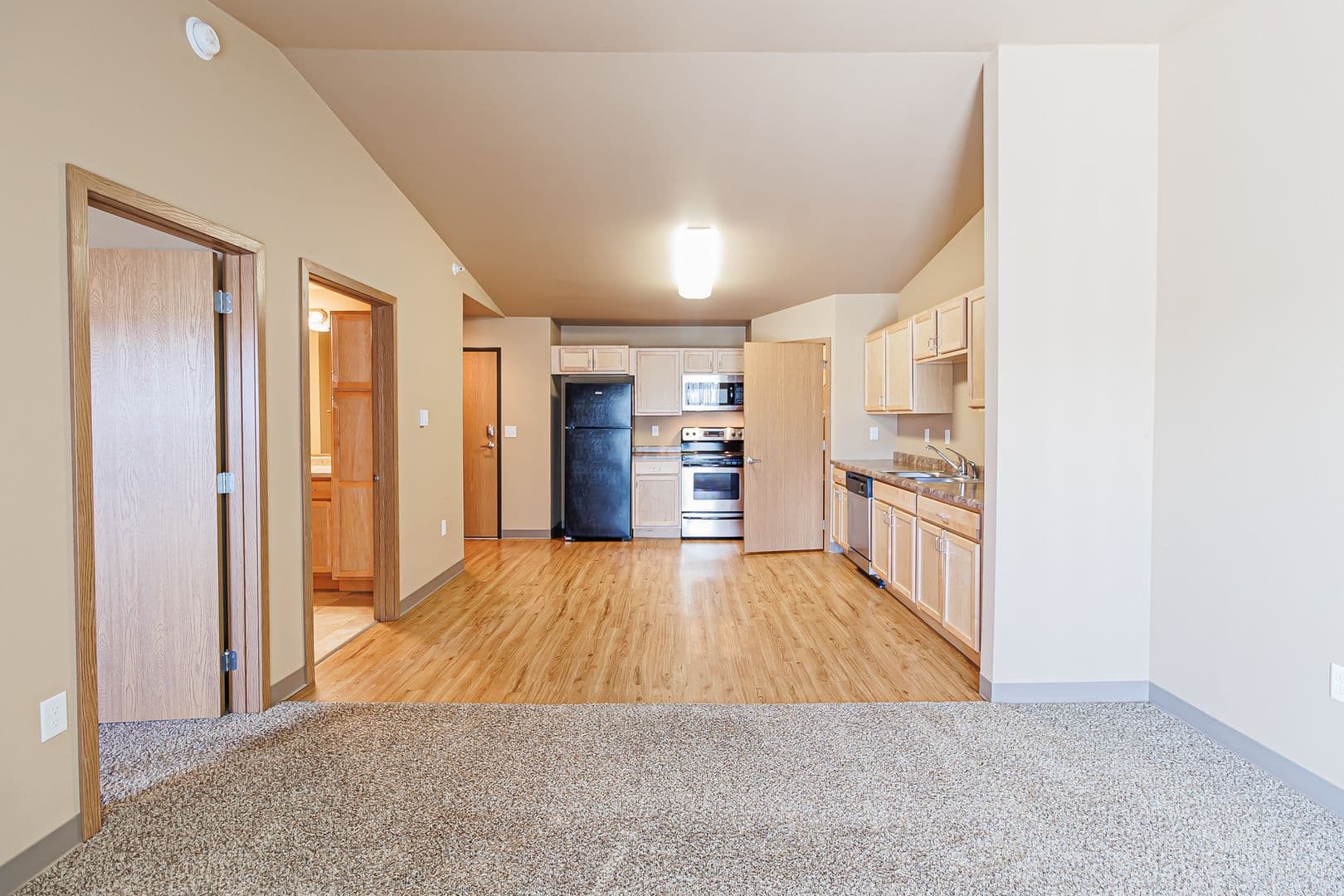 Dickinson Apartment: 4421 12th St W