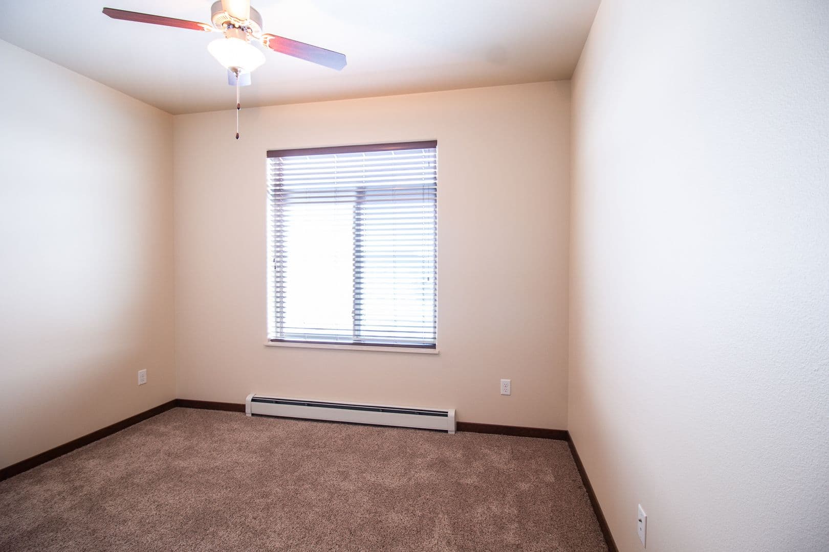 Fargo Apartment: 4400/ 4420 Calico Dr S