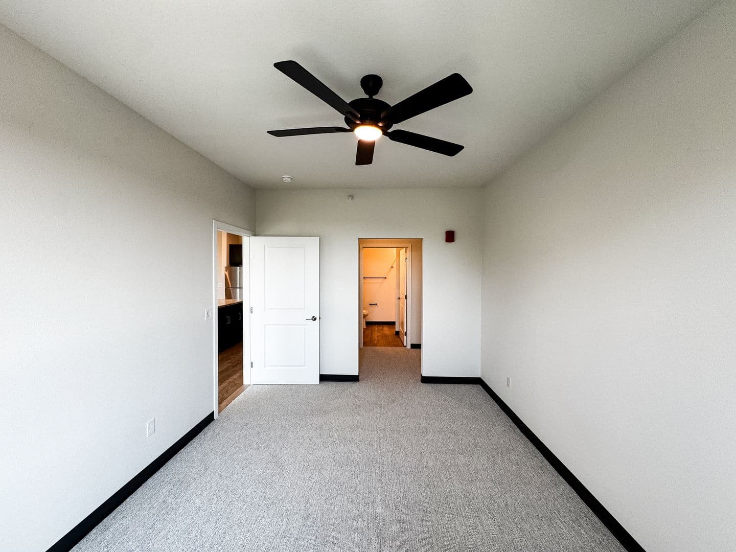 Fargo Apartment: 1758 12th Ave N