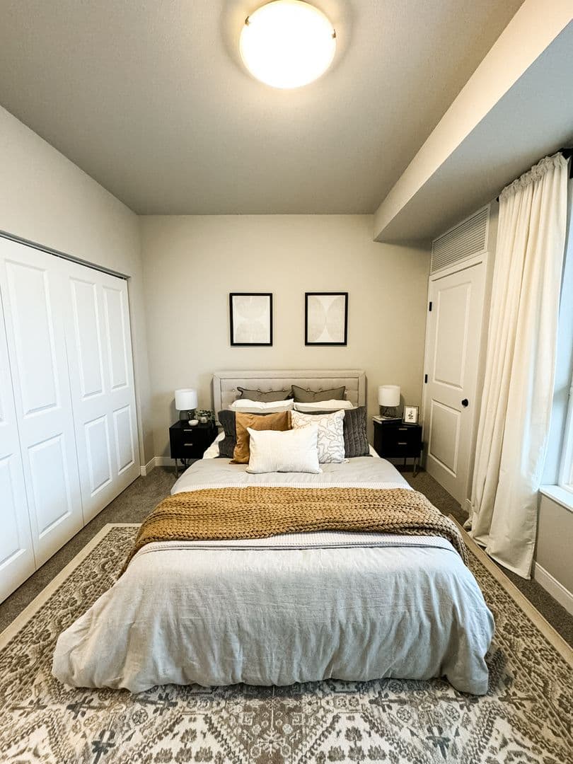 Fargo Apartment: 4400/ 4420 Calico Dr S