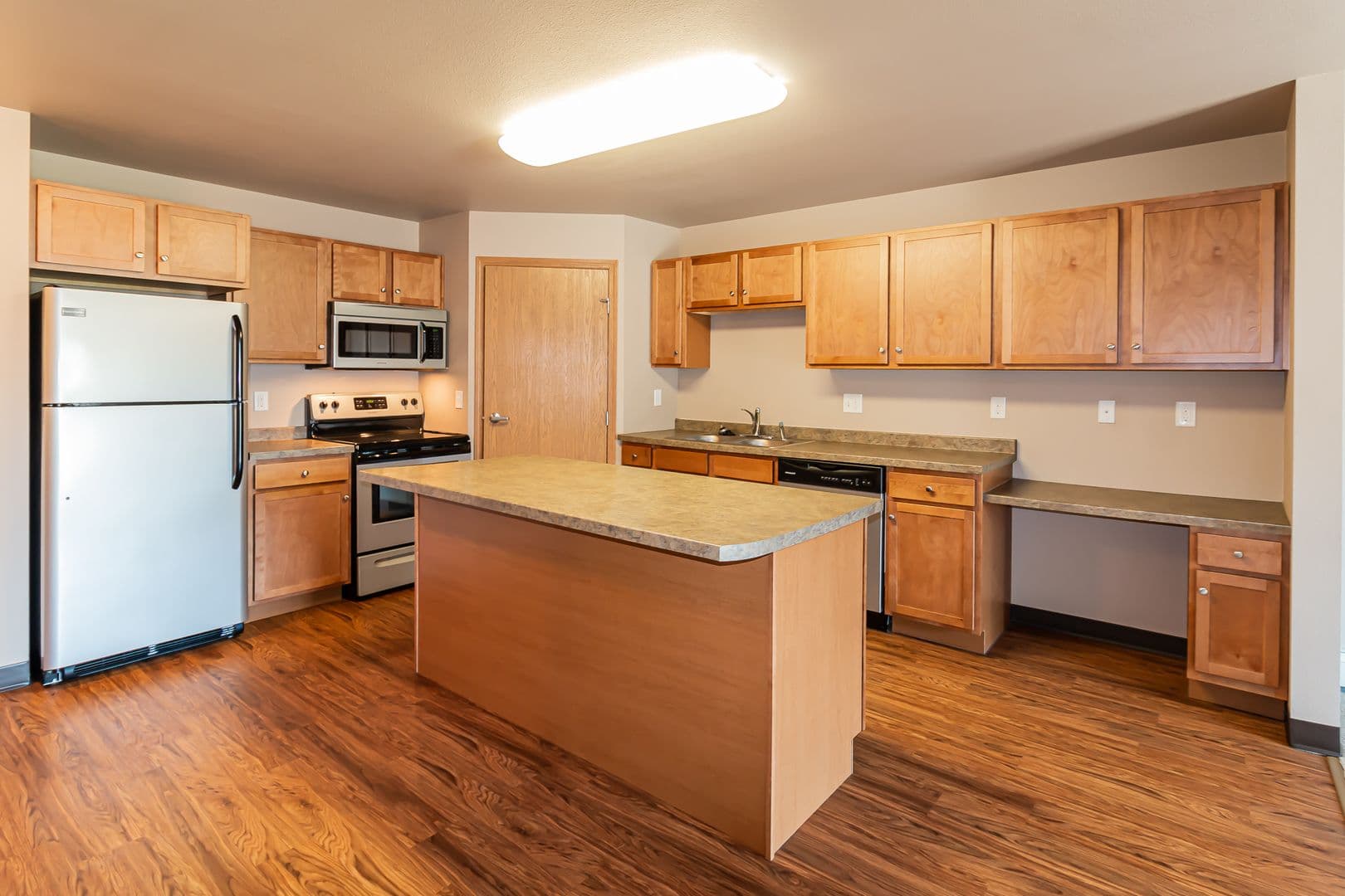 Dickinson Apartment: 1465 Roughrider Blvd