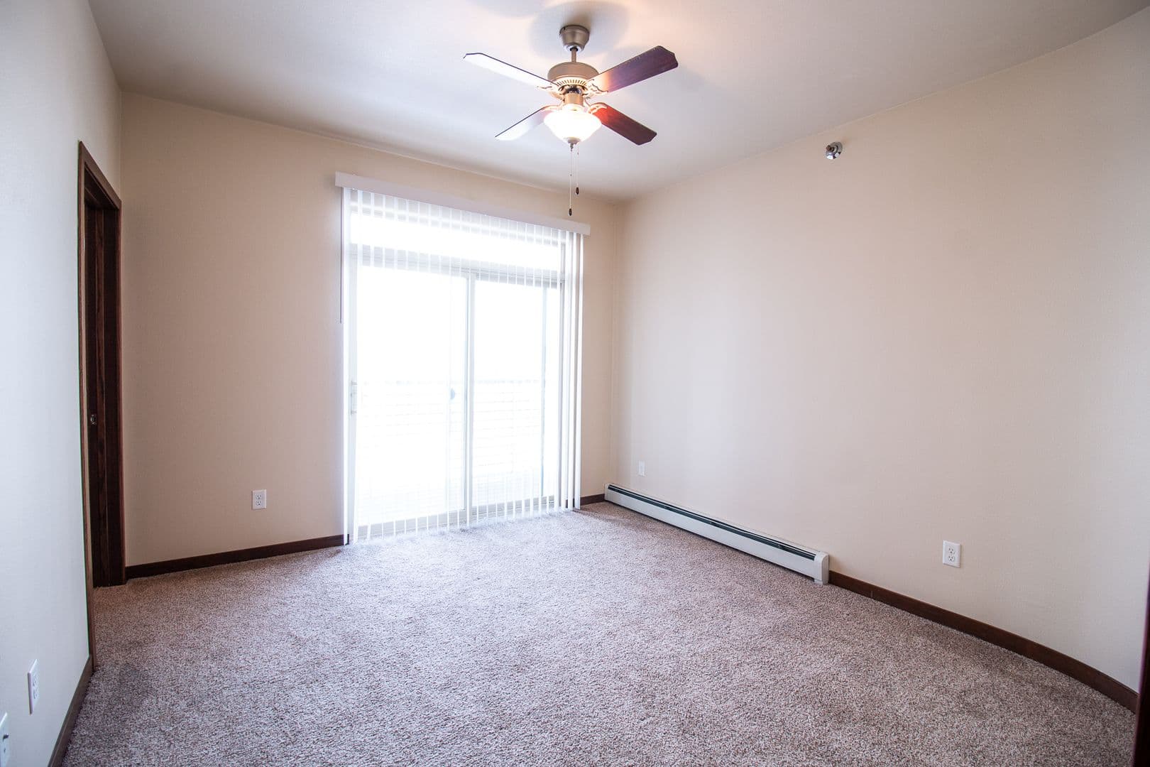 Fargo Apartment: 4400/ 4420 Calico Dr S