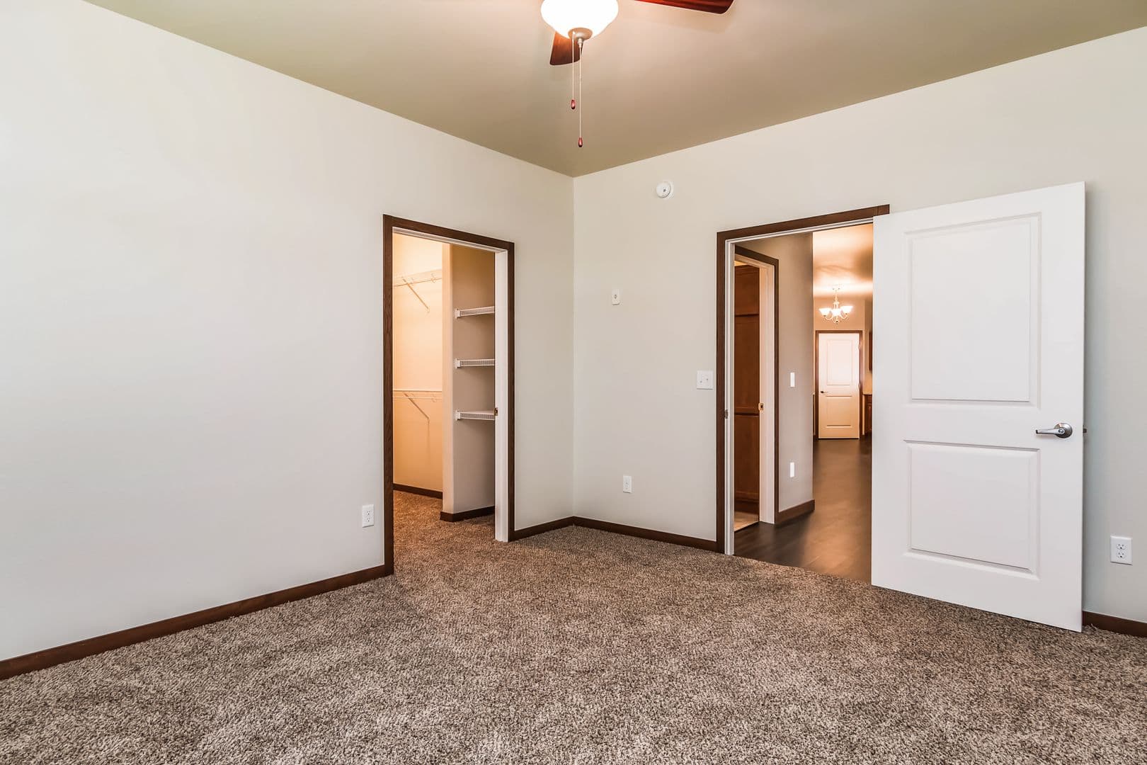 Fargo Apartment: 4400/ 4420 Calico Dr S