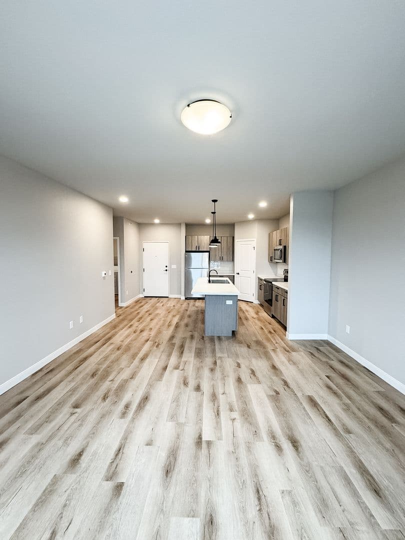 Fargo Apartment: 4400/ 4420 Calico Dr S