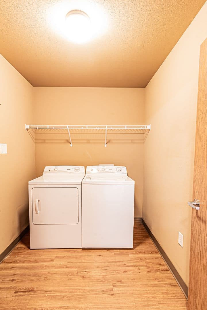 Dickinson Apartment: 4461 12th St W