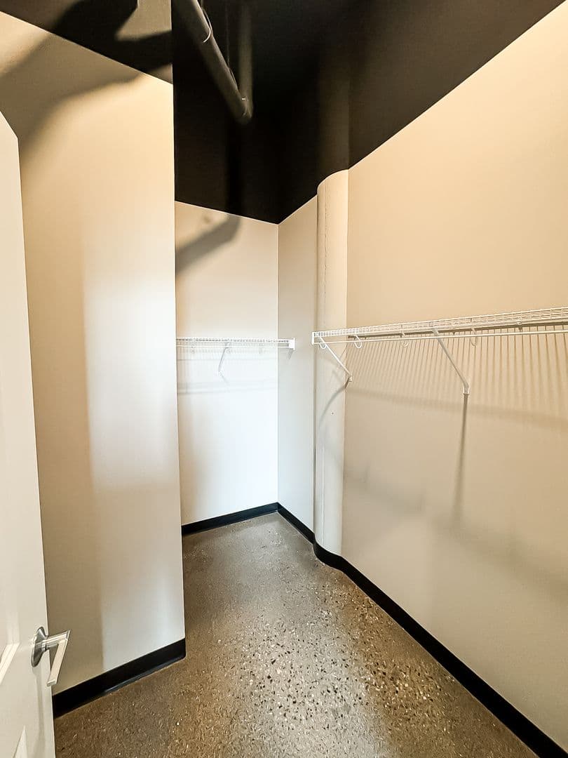 Fargo Apartment: 1919 N University Dr