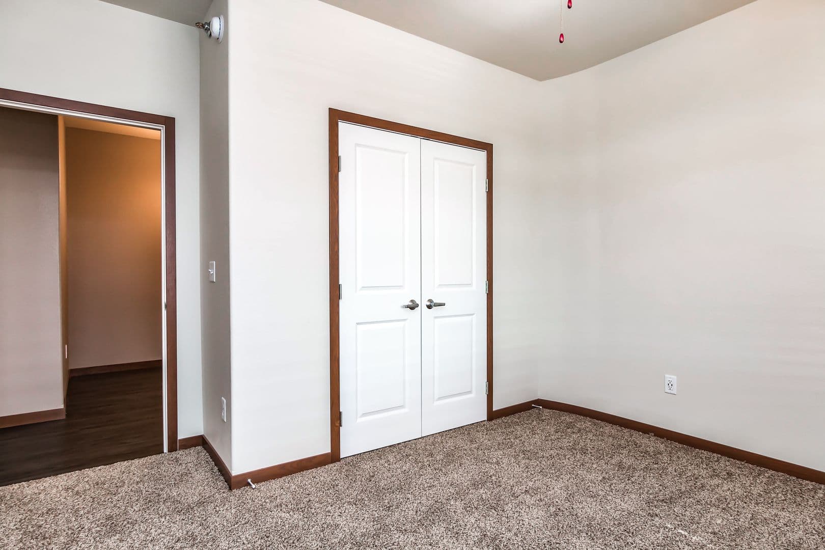 Fargo Apartment: 4400/ 4420 Calico Dr S