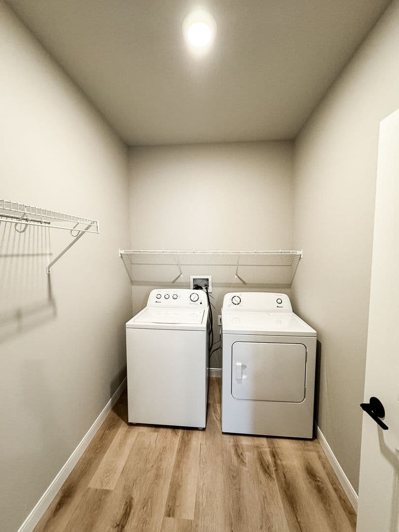 Fargo Apartment: 4400/ 4420 Calico Dr S