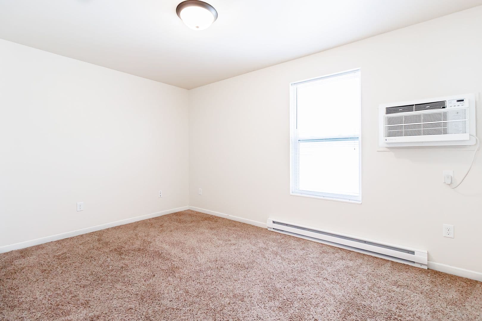 Fargo Apartment: 1017 & 1021 16th ST N/ 1120 & 1122 17th St N