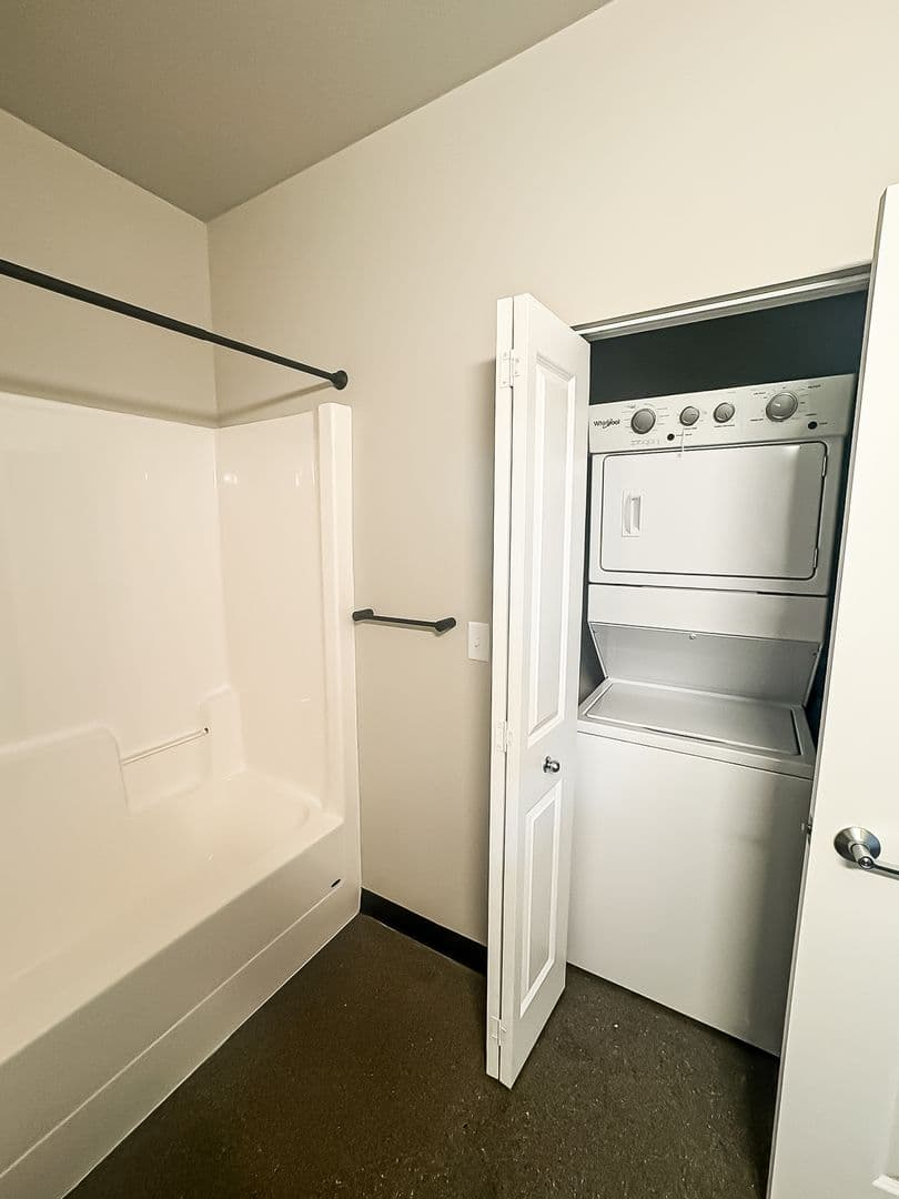 Fargo Apartment: 1919 N University Dr