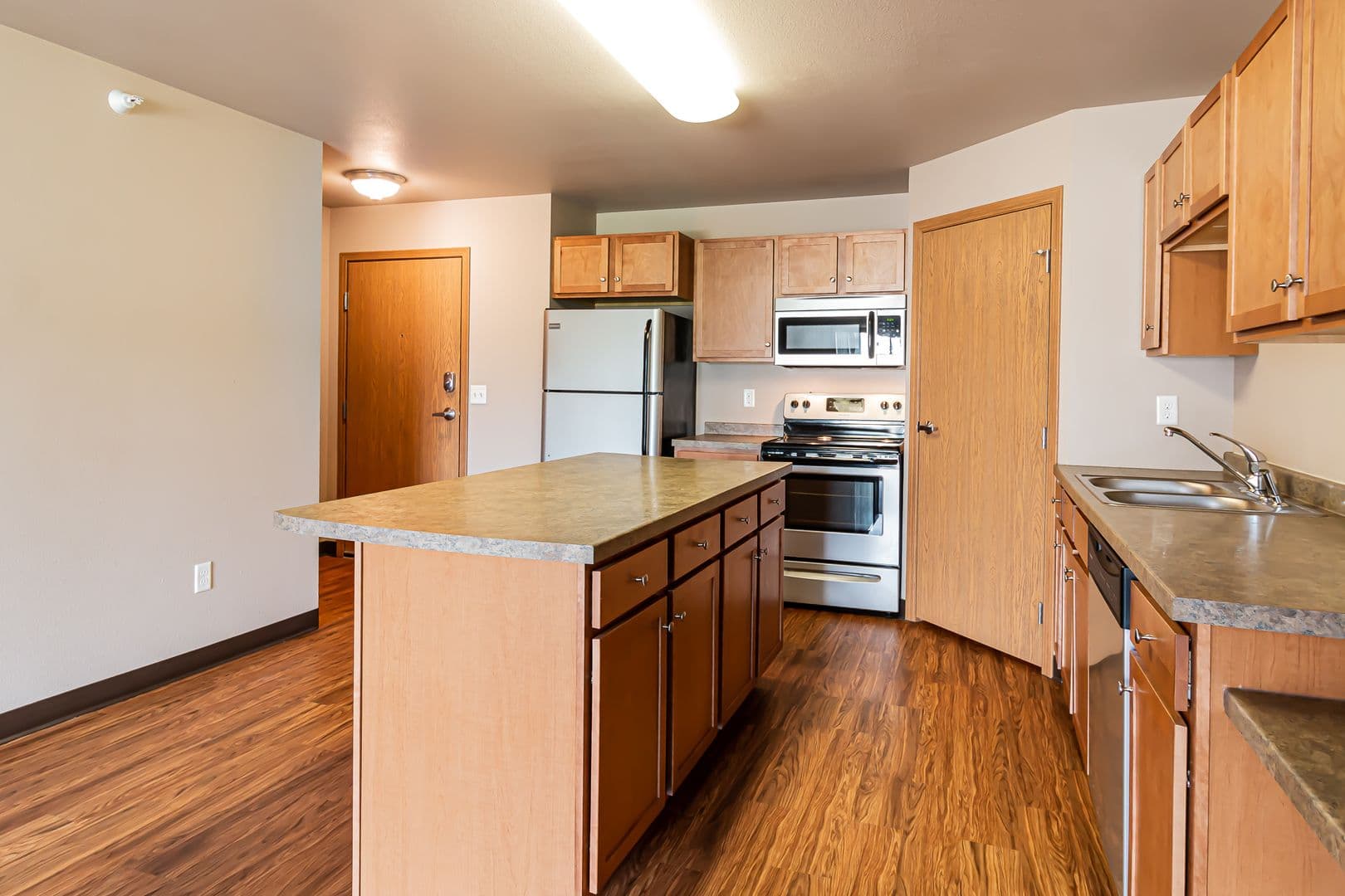 Dickinson Apartment: 1465 Roughrider Blvd