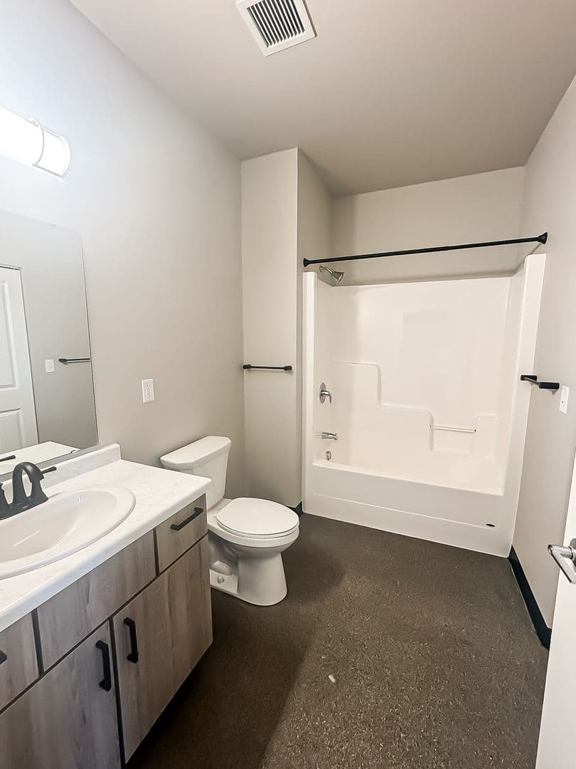 Fargo Apartment: 1919 N University Dr
