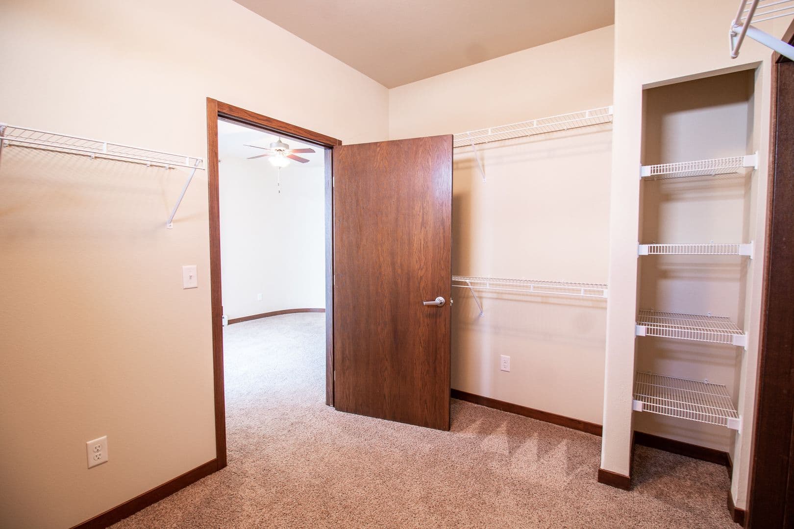 Fargo Apartment: 4400/ 4420 Calico Dr S