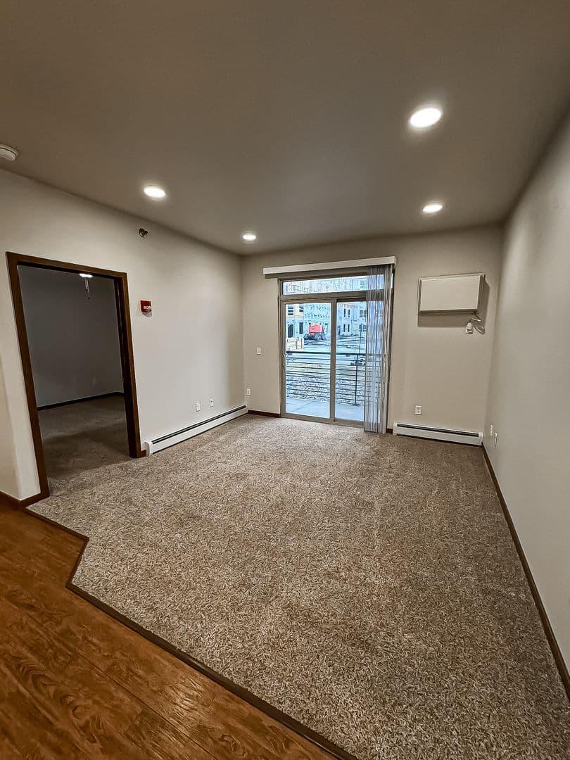 Fargo Apartment: 4400/ 4420 Calico Dr S