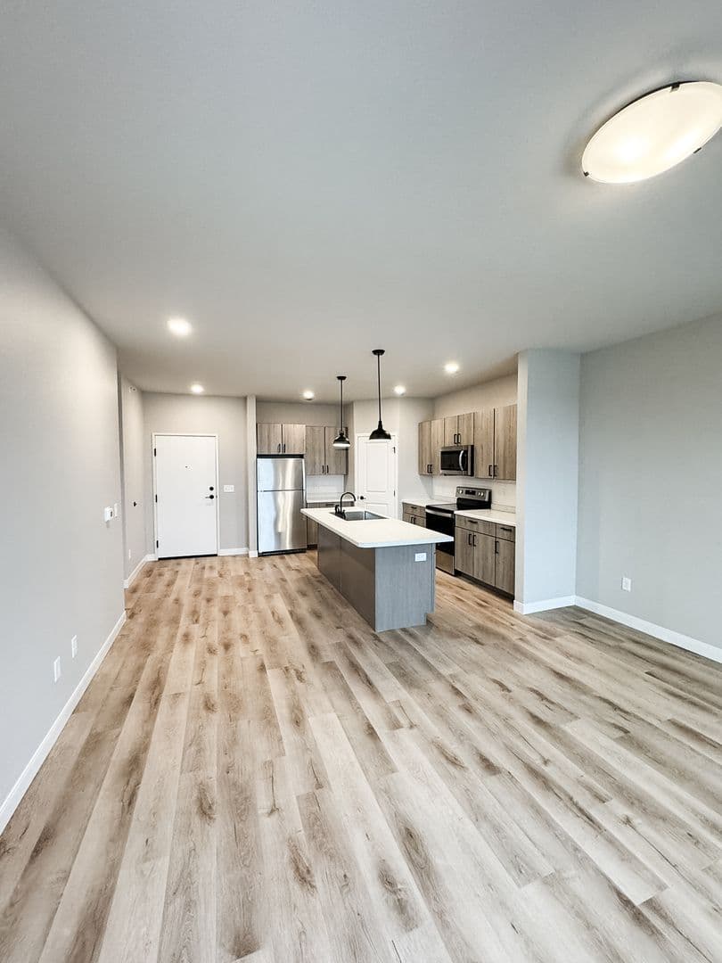 Fargo Apartment: 4400/ 4420 Calico Dr S