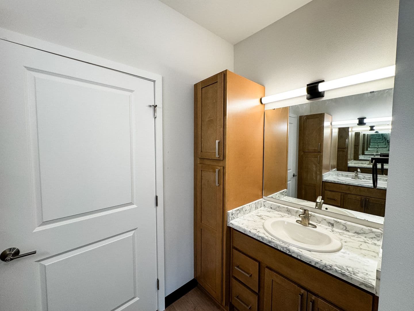 Fargo Apartment: 1758 12th Ave N