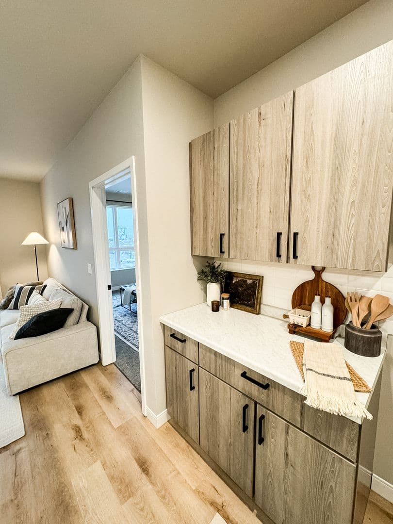 Fargo Apartment: 4400/ 4420 Calico Dr S