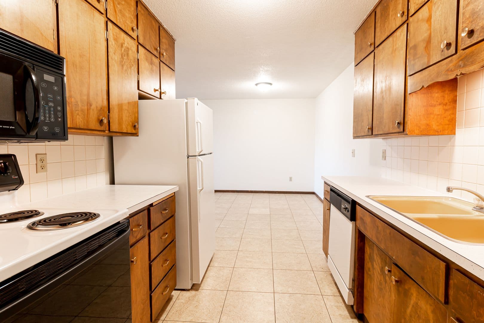 Fargo Apartment: 1120 16th St N