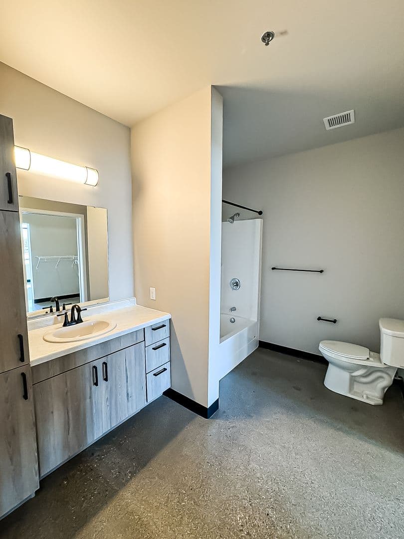 Fargo Apartment: 1919 N University Dr