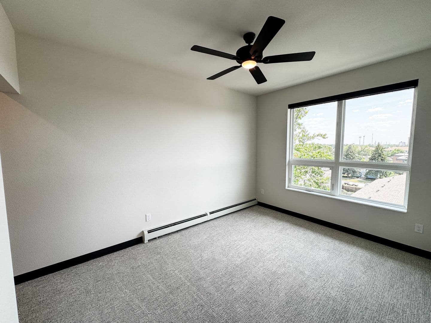 Fargo Apartment: 1758 12th Ave N