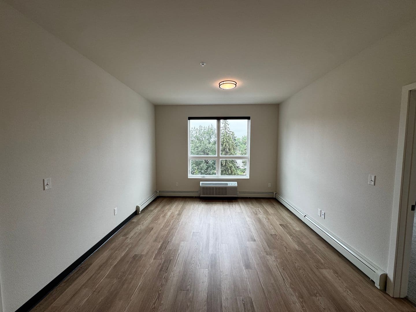 Fargo Apartment: 1758 12th Ave N