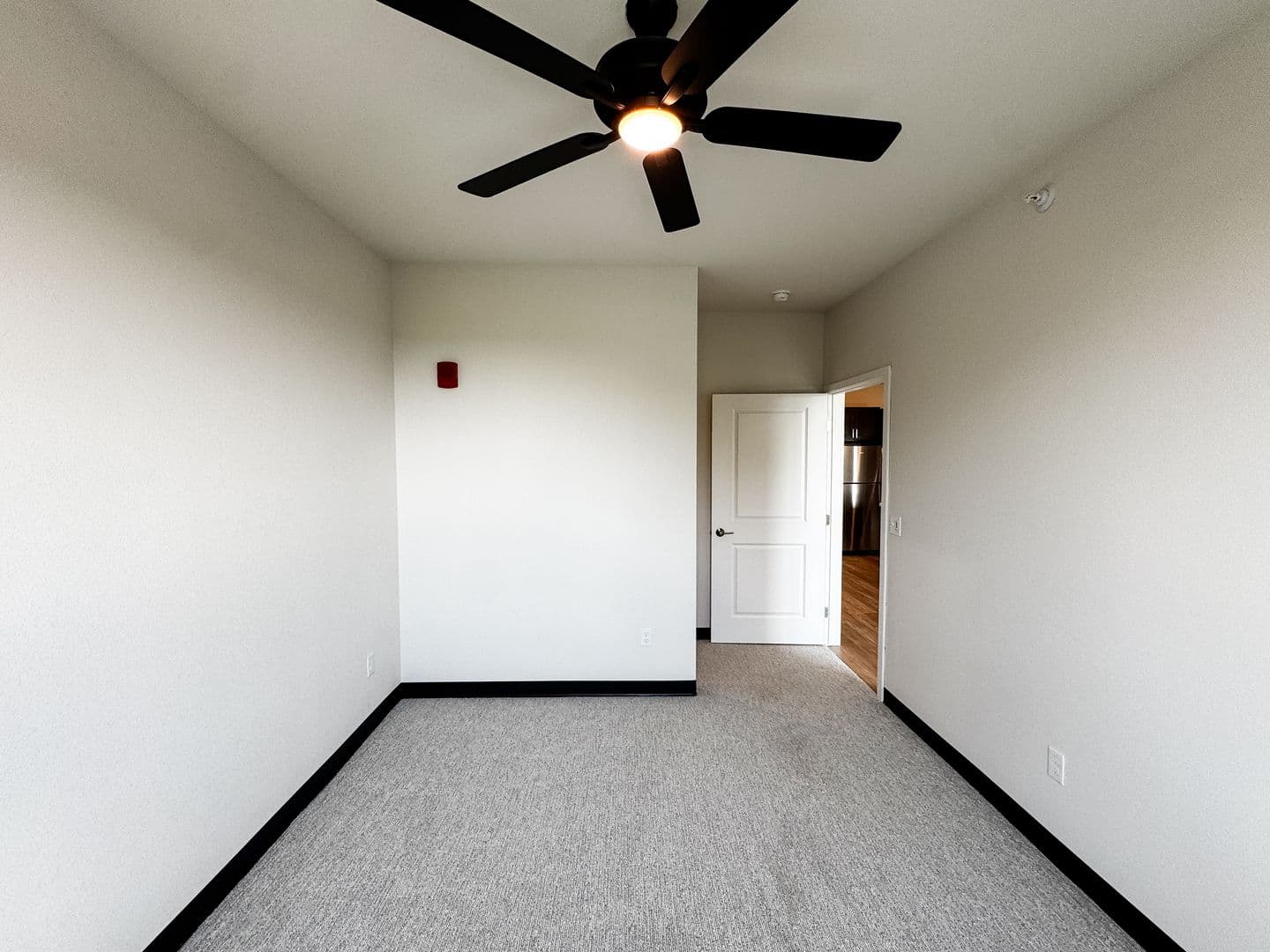 Fargo Apartment: 1758 12th Ave N