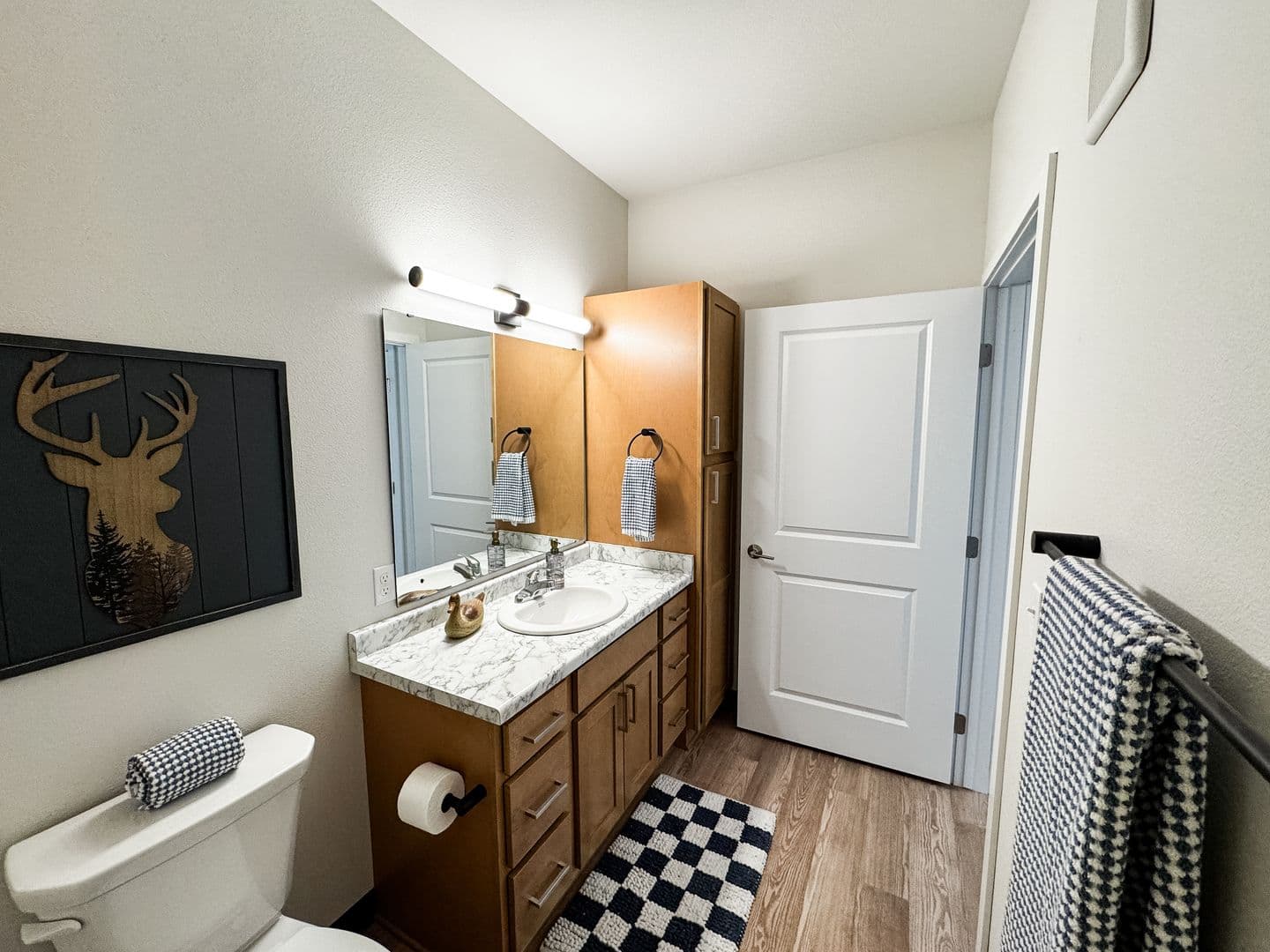 Fargo Apartment: 1758 12th Ave N