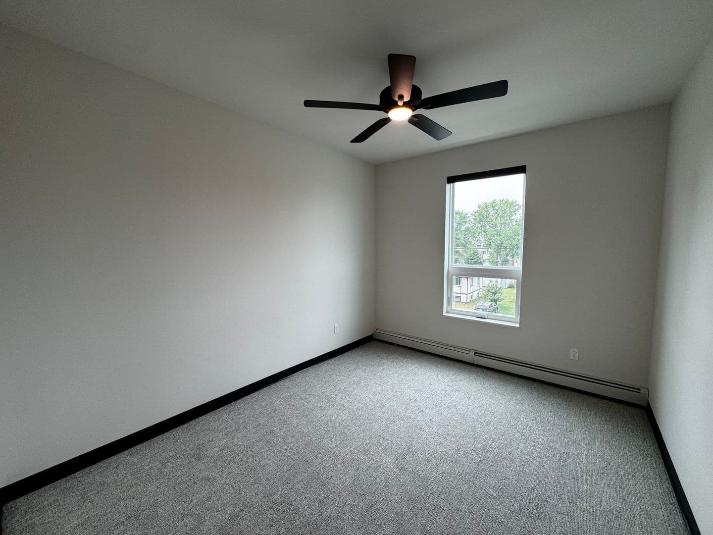 Fargo Apartment: 1758 12th Ave N