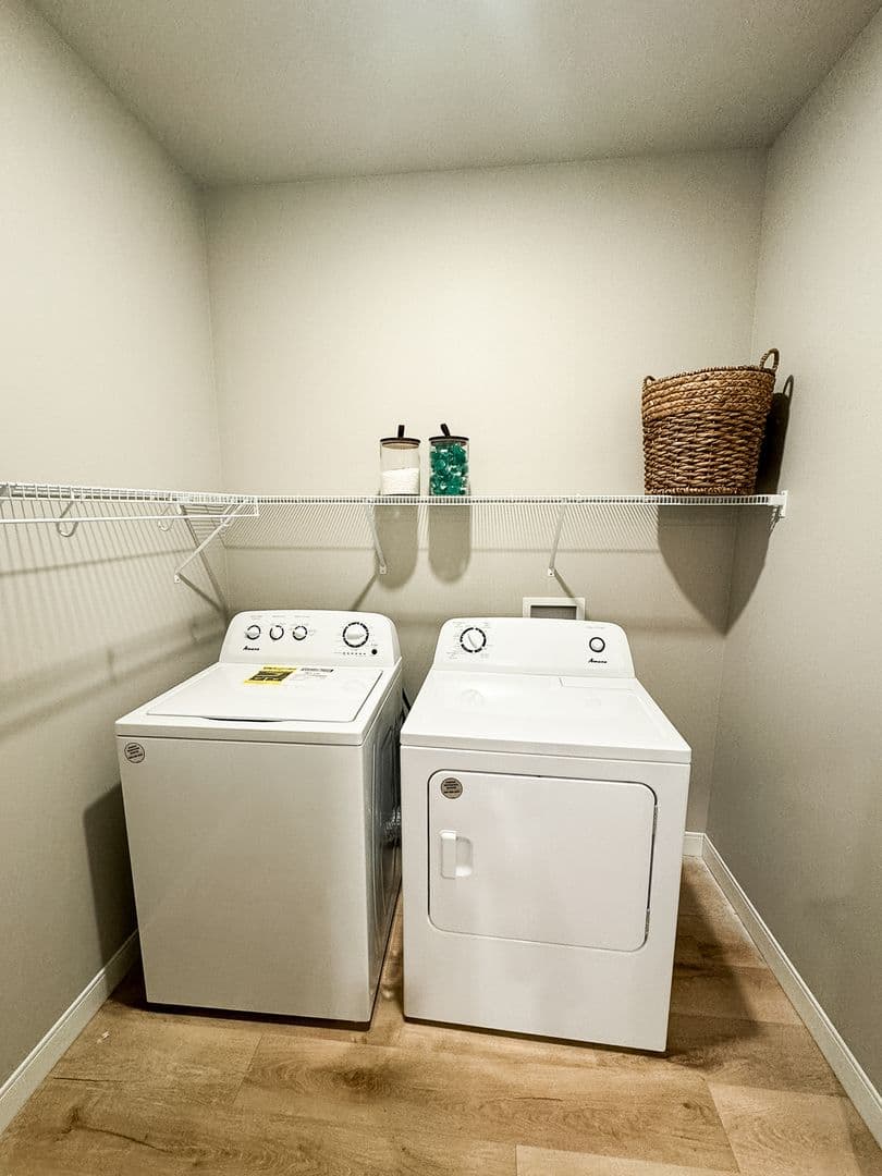 Fargo Apartment: 4400/ 4420 Calico Dr S