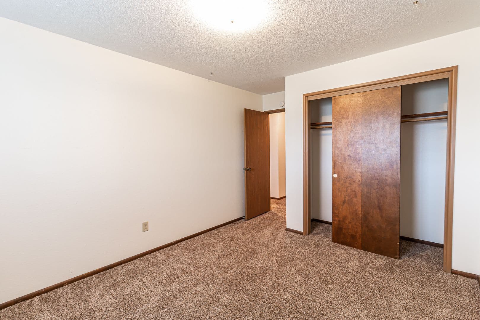 Fargo Apartment: 1120 16th St N