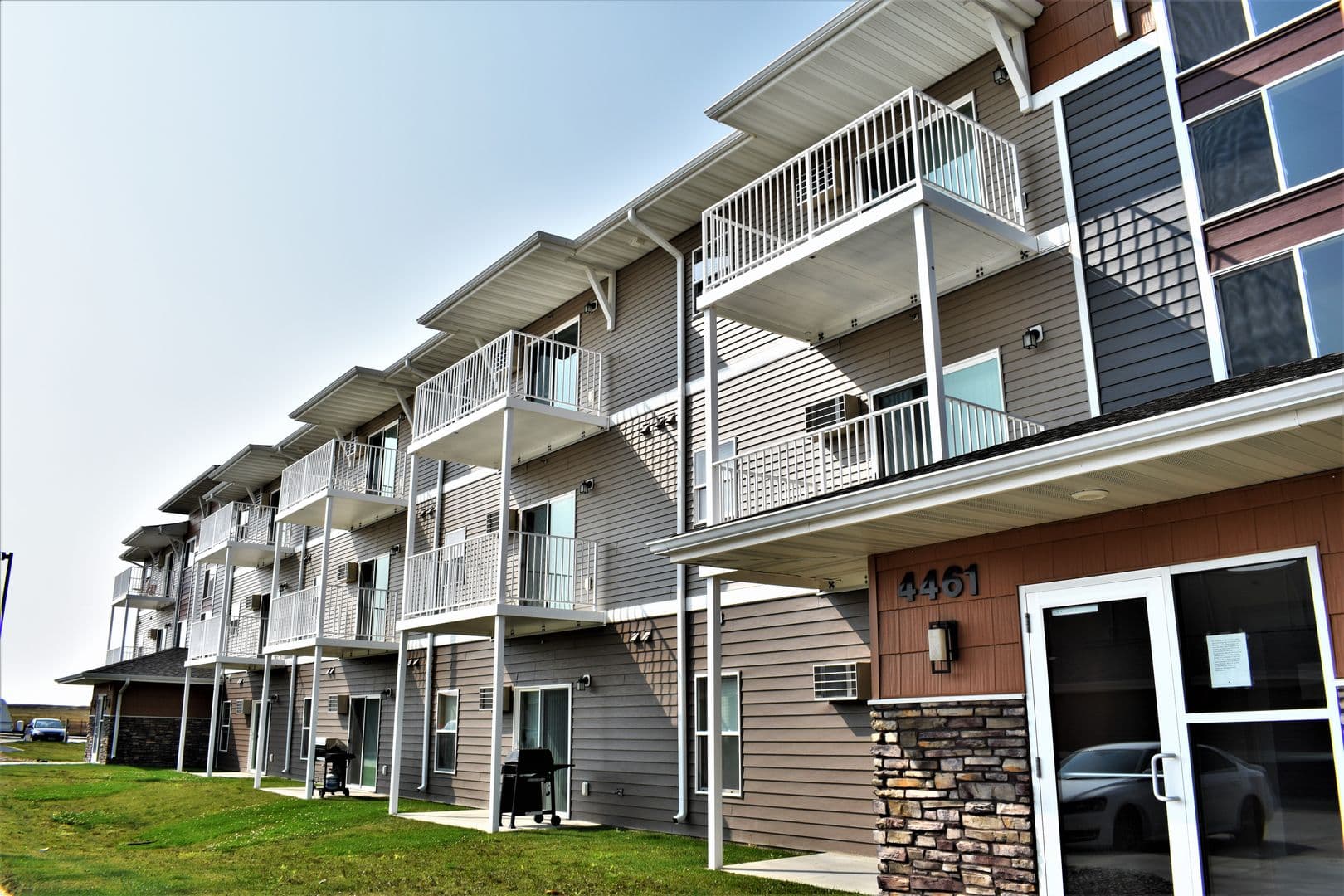 Dickinson Apartment: 4461 12th St W