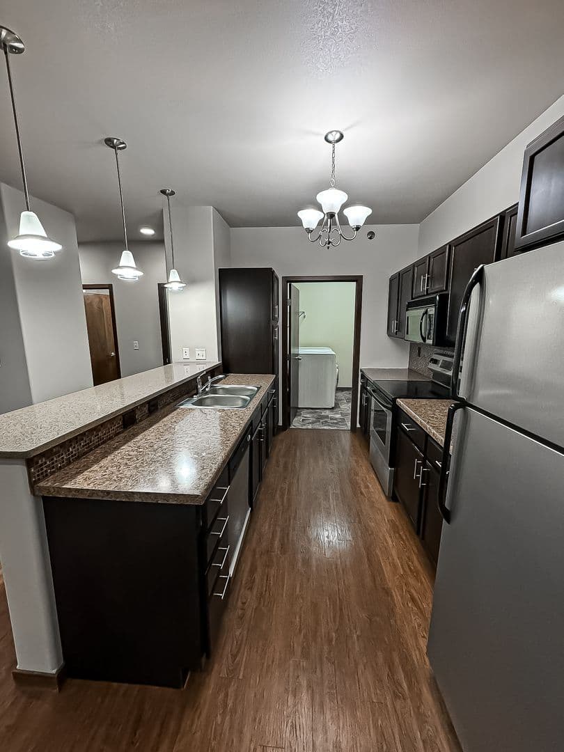 Fargo Apartment: 4400/ 4420 Calico Dr S