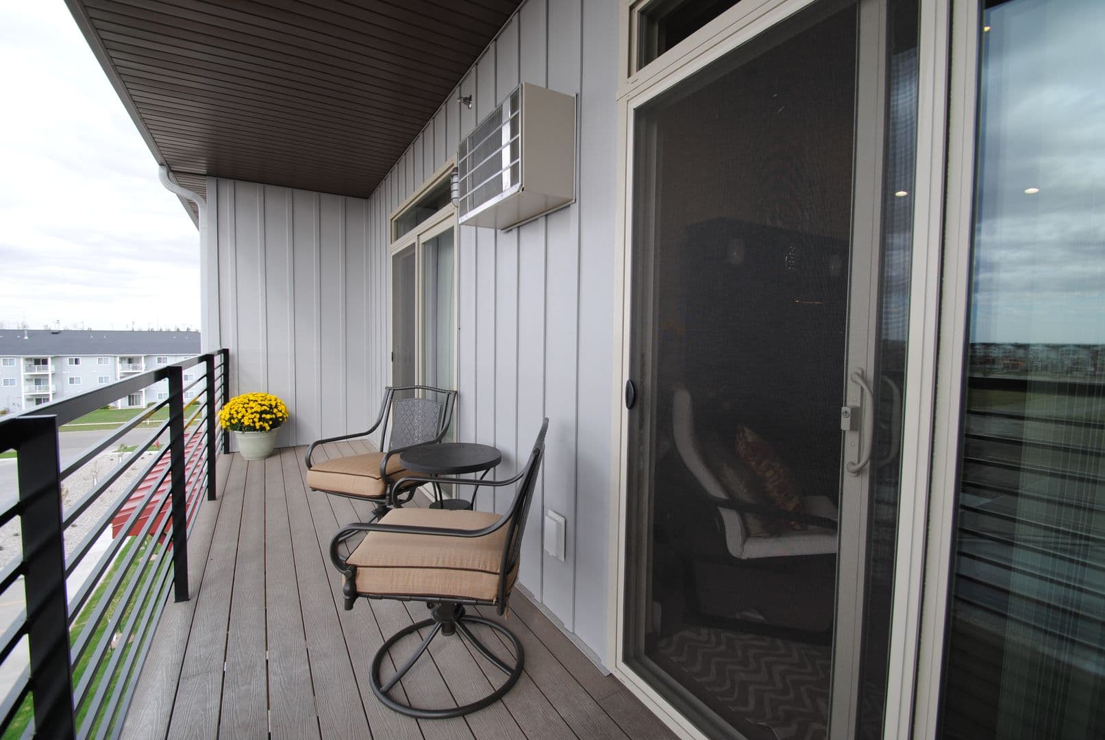 Fargo Apartment: 4400/ 4420 Calico Dr S
