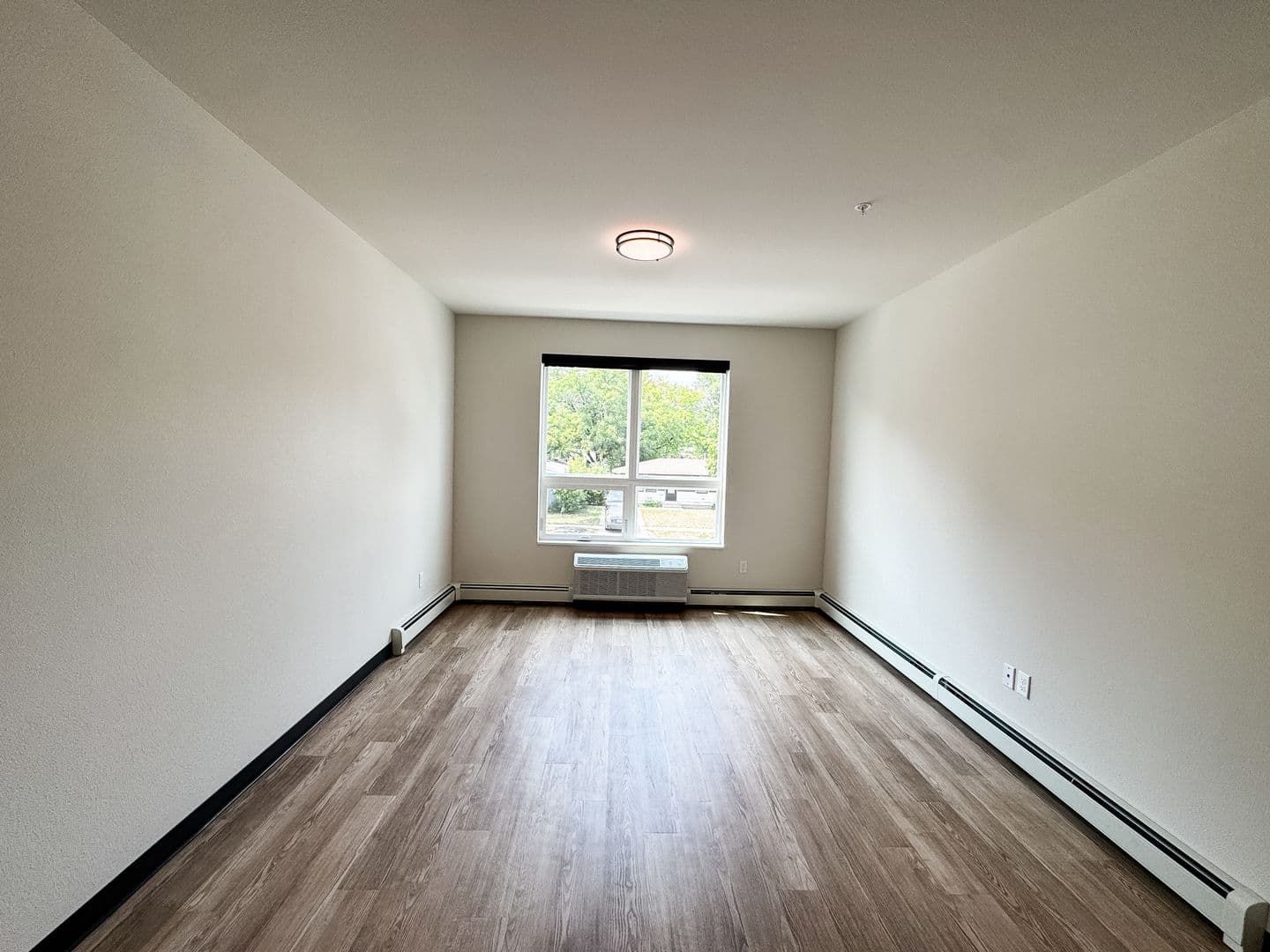 Fargo Apartment: 1758 12th Ave N