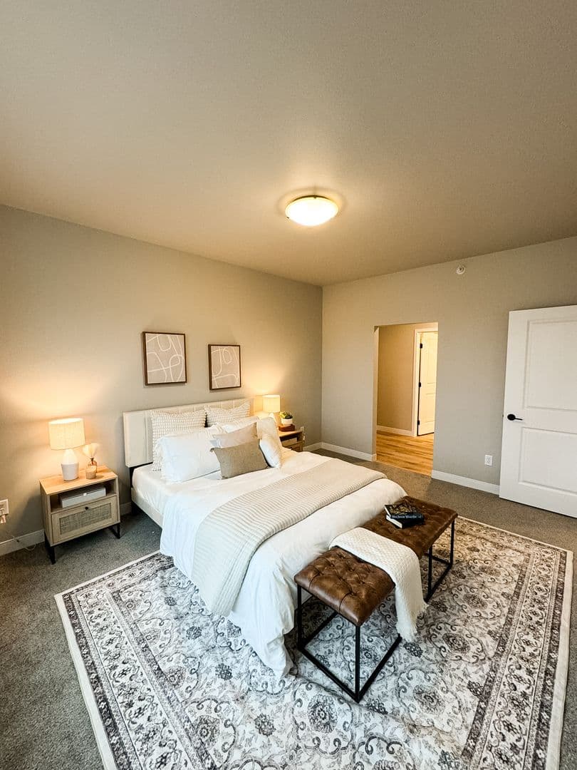Fargo Apartment: 4400/ 4420 Calico Dr S